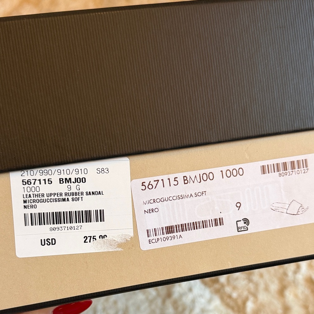 Gucci Embossed Black Slides - Picture 4 of 4